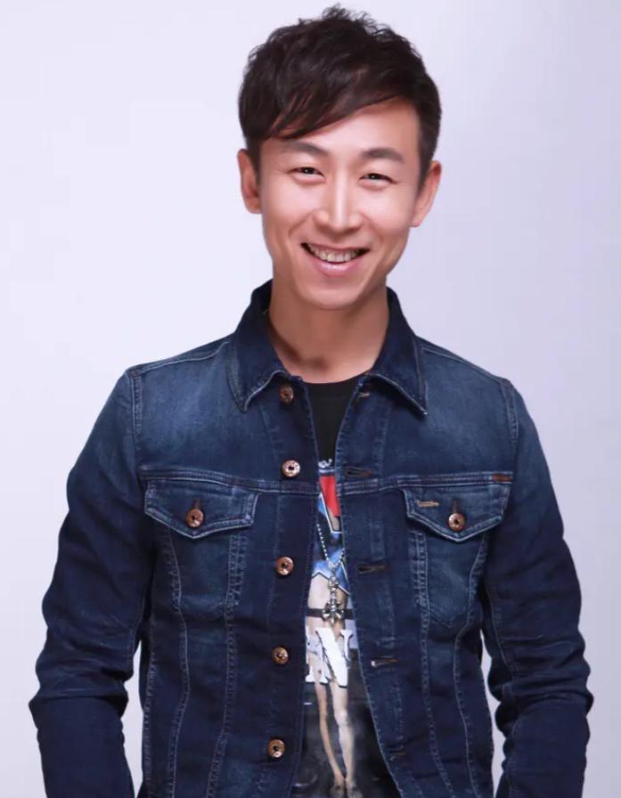 演员震宇，星光熠熠，演技非凡