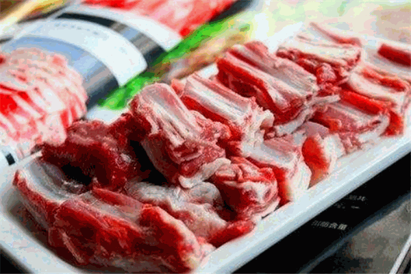 羊肉价格动态，市场走势、影响因素及案例分析揭秘。