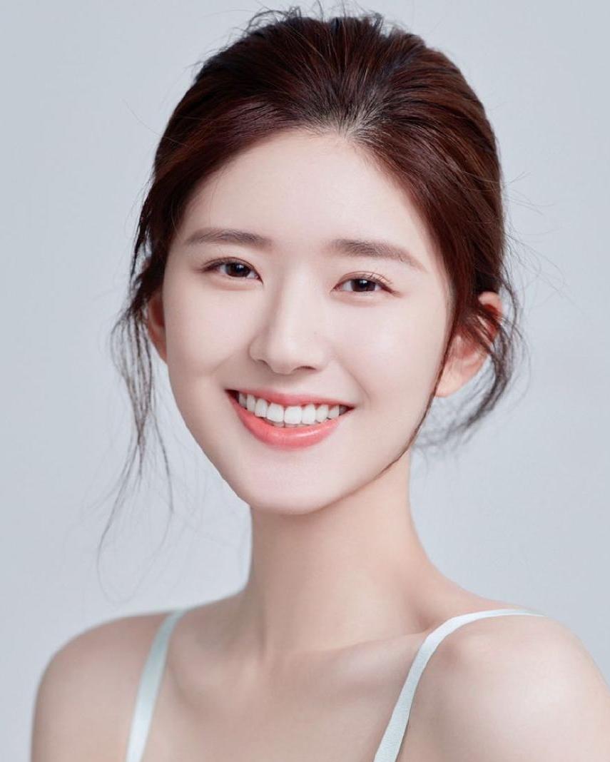 女演员思思，星光璀璨的时代传奇之路