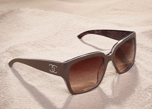 香奈儿全新眼镜系列发布，时尚潮流之选