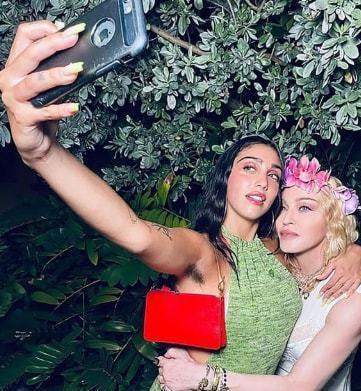 丰满妈妈电影，爱的温馨与家的魅力