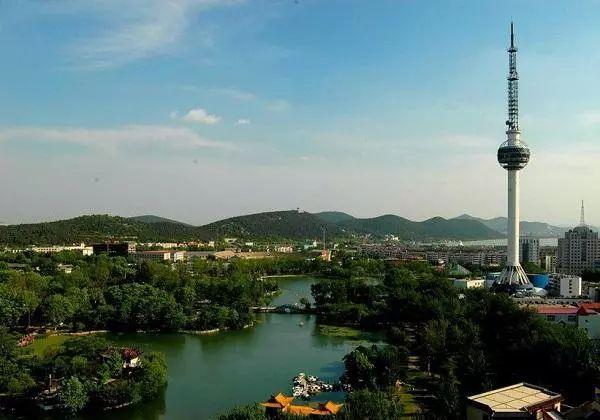 上海东方明珠电视塔，励志灯塔，照亮学习之路