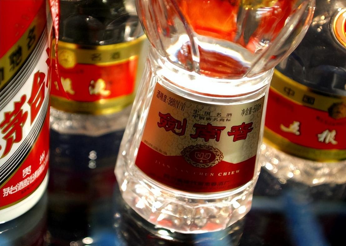 辽宁退休人员工资上调及巷弄深处的特色小店探秘！