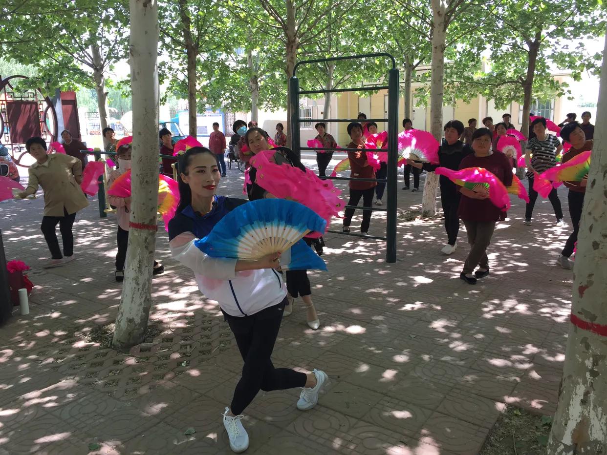 最新藏族舞，自信与变化的力量展现风采