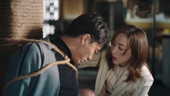 演员常芮探寻小巷深处的独特魅力,一家隐藏小店的发现之旅