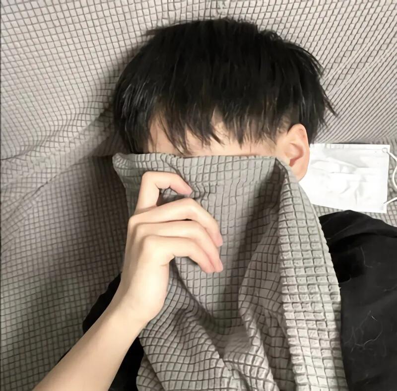 时尚男生头像推荐，潮流之选，魅力无限！