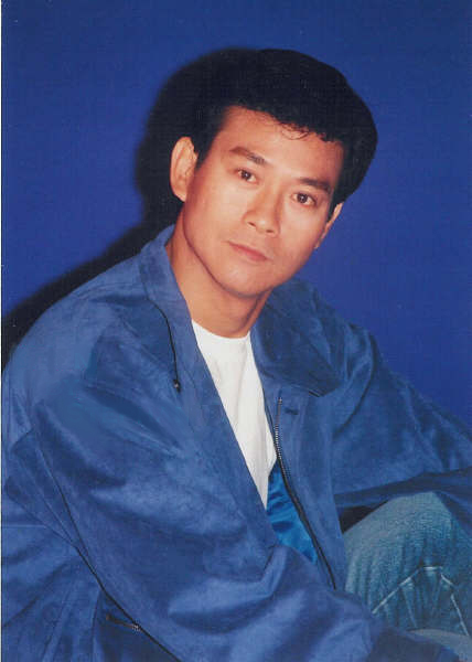 郑少秋最新照片,展现变化、自信与成就的力量