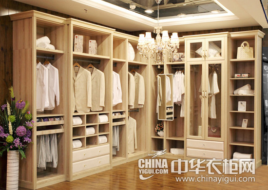 最新板式衣柜,小巷中的宝藏探索之旅