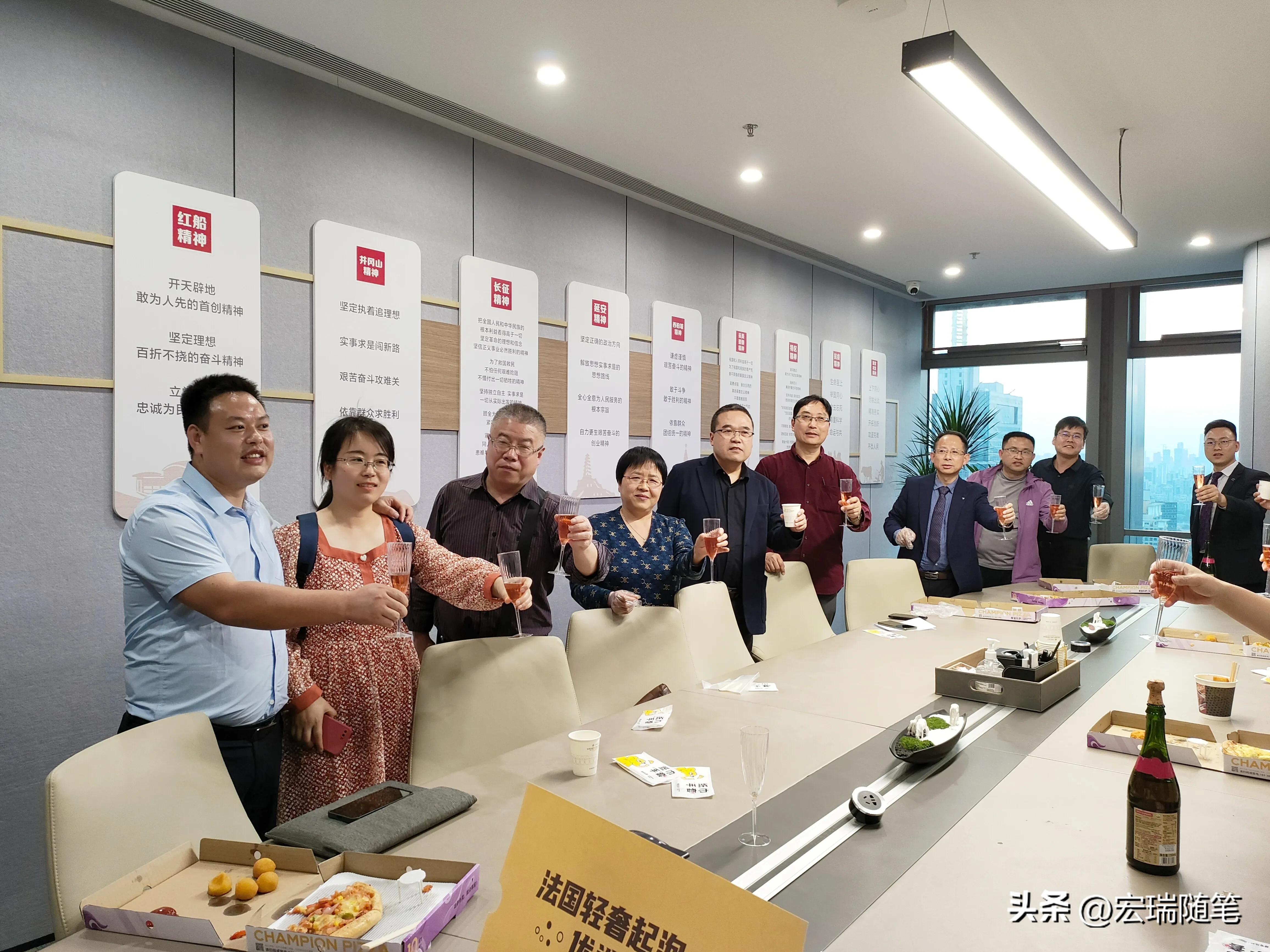 财税知识魅力之旅,小巷深处的特色小店与最新财税解读