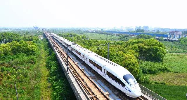 最新高科技产品引领未来生活潮流，科技璀璨登场