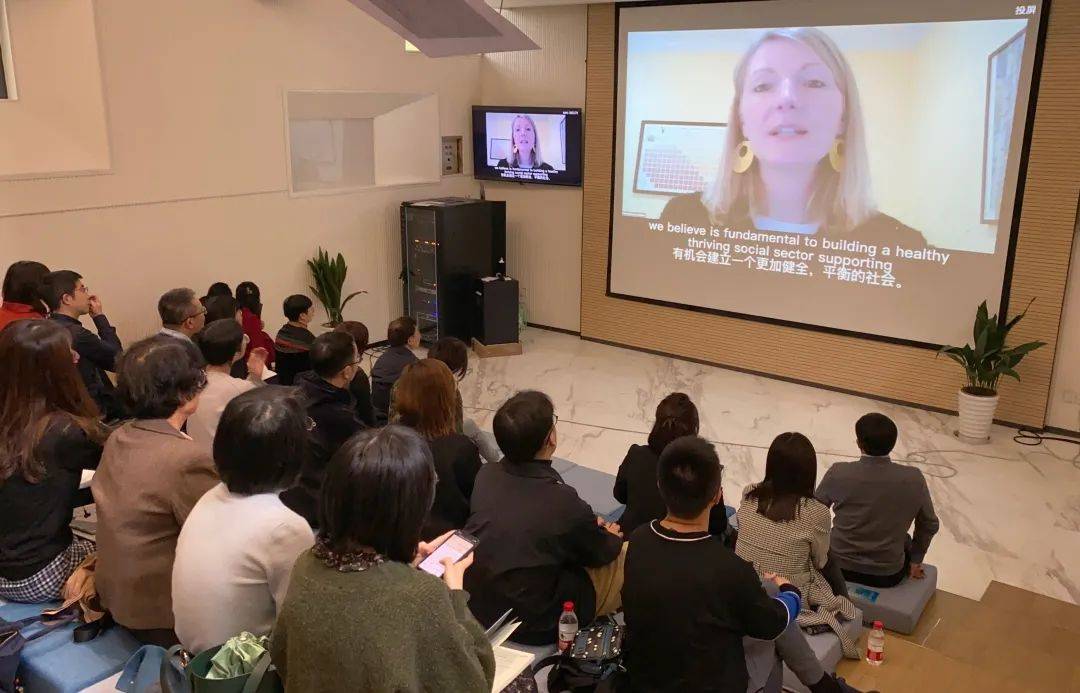 美国最新捐赠，爱的传递与温馨相聚之夜
